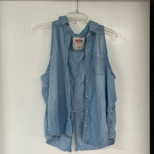 Women’s Mossimo XXL sleeveless jean shirt worn once like new soft material